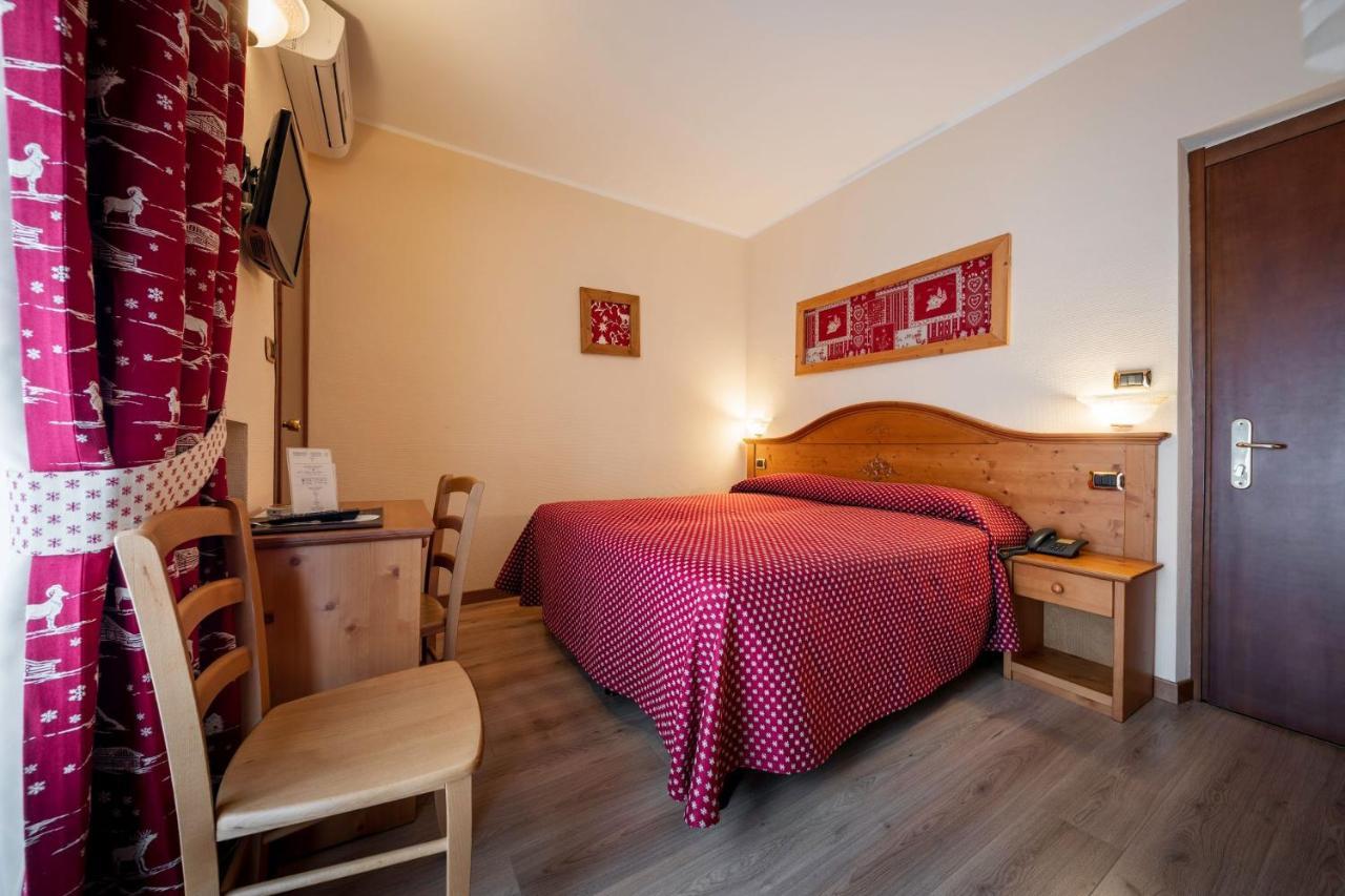 Hotel Elena Saint-Vincent Eksteriør bilde