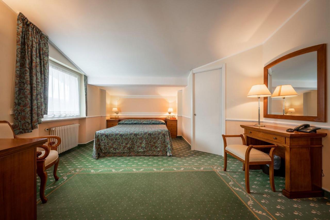 Hotel Elena Saint-Vincent Eksteriør bilde